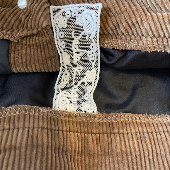 Sadie & Sage brown/tan corduroy skirt. - Picture 2 of 4